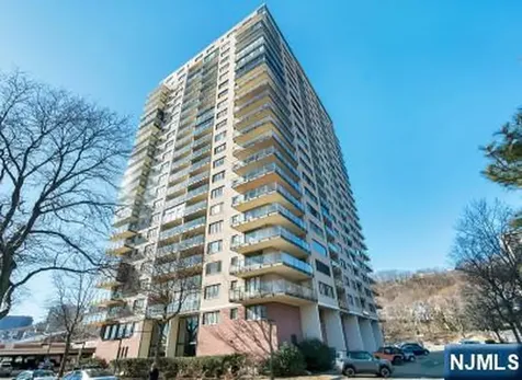 1203 River Road Edgewater NJ 07020