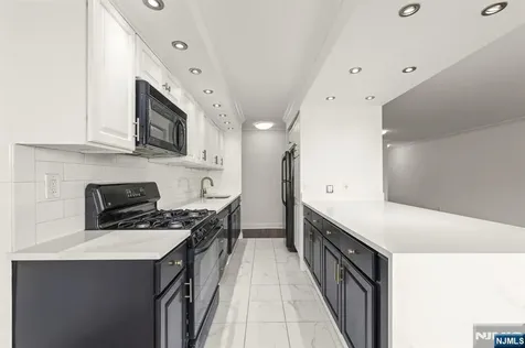 1203 River Road Edgewater NJ 07020
