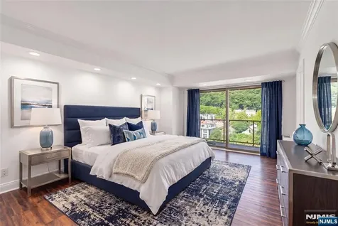 1203 River Road Edgewater NJ 07020