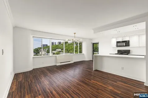1203 River Road Edgewater NJ 07020