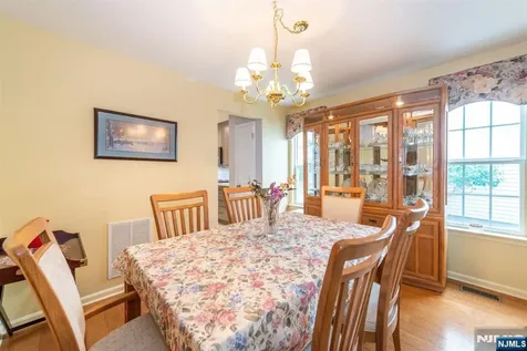 11 Burnham Drive Pequannock Township NJ 07444