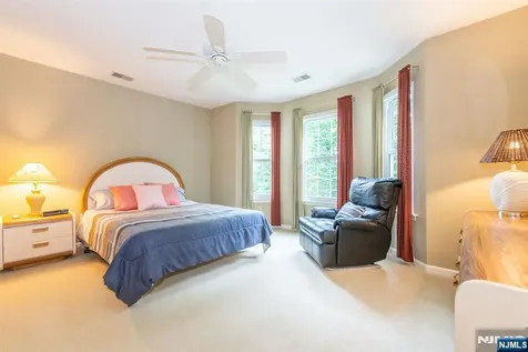 11 Burnham Drive Pequannock Township NJ 07444