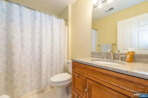 11 Burnham Drive Pequannock Township NJ 07444