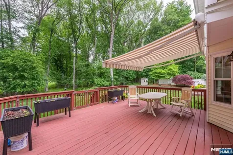 11 Burnham Drive Pequannock Township NJ 07444