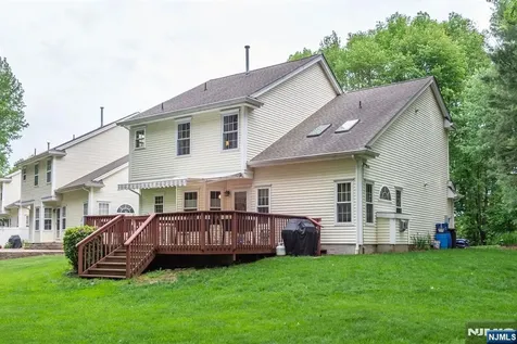 11 Burnham Drive Pequannock Township NJ 07444