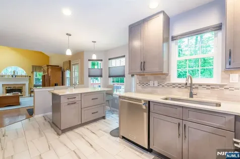 11 Burnham Drive Pequannock Township NJ 07444