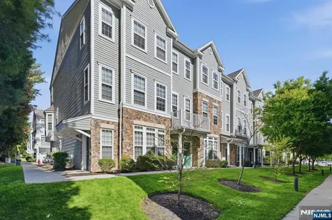 13 Dahlia Lane Garfield NJ 07026