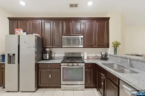 13 Dahlia Lane Garfield NJ 07026