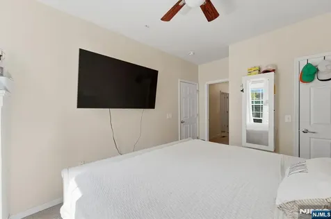 13 Dahlia Lane Garfield NJ 07026
