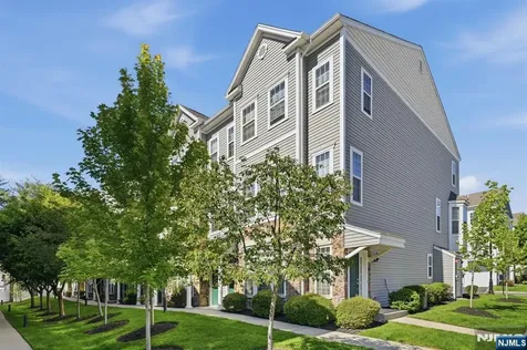13 Dahlia Lane Garfield NJ 07026