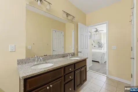 13 Dahlia Lane Garfield NJ 07026