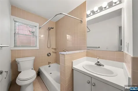 151 E Palisade Avenue Englewood NJ 07631