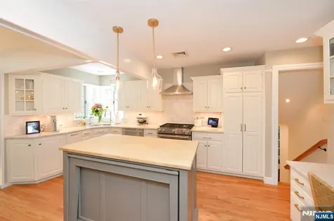 66 Hurley Avenue Wyckoff NJ 07481