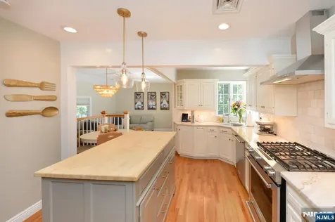 66 Hurley Avenue Wyckoff NJ 07481