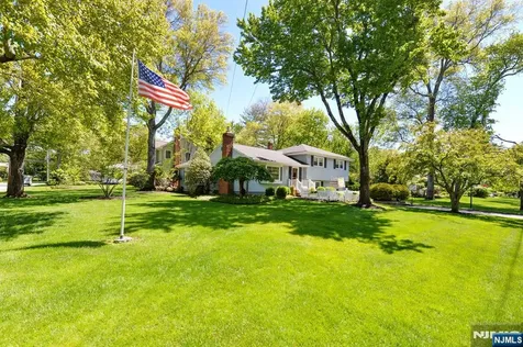 66 Hurley Avenue Wyckoff NJ 07481