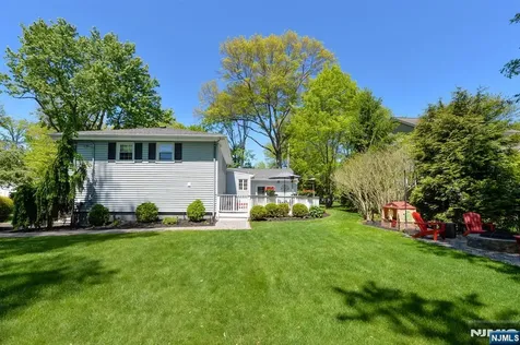 66 Hurley Avenue Wyckoff NJ 07481