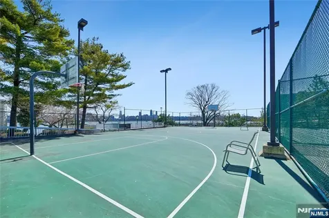 1055 River Road Edgewater NJ 07020