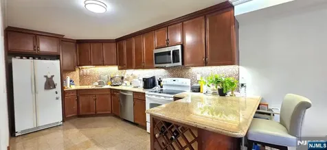 1055 River Road Edgewater NJ 07020