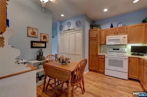 2 Richmond Road West Milford NJ 07480