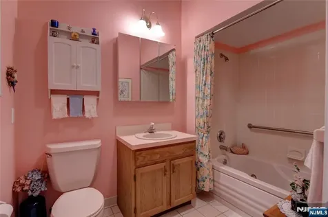 2 Richmond Road West Milford NJ 07480
