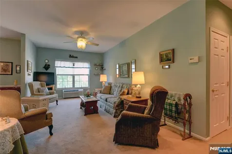 2 Richmond Road West Milford NJ 07480