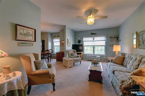 2 Richmond Road West Milford NJ 07480