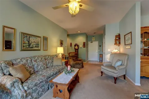 2 Richmond Road West Milford NJ 07480