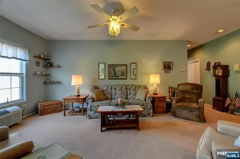 2 Richmond Road West Milford NJ 07480