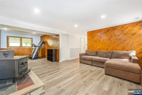 42 Summit Road Jefferson Township NJ 07438