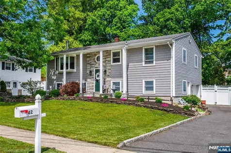 42 Summit Road Jefferson Township NJ 07438