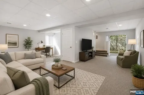 2 Mcchesney Court West Orange NJ 07052