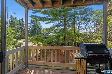 2 Mcchesney Court West Orange NJ 07052