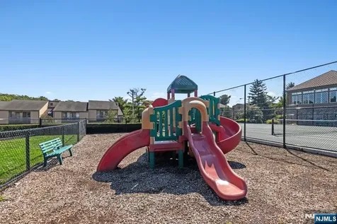 2 Mcchesney Court West Orange NJ 07052