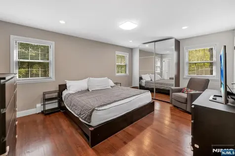 364 Knickerbocker Road Cresskill NJ 07626