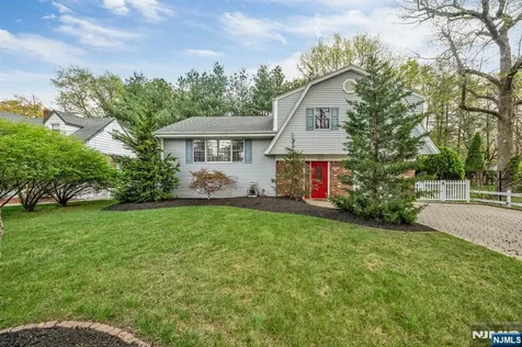 364 Knickerbocker Road Cresskill NJ 07626