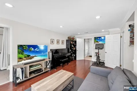 364 Knickerbocker Road Cresskill NJ 07626