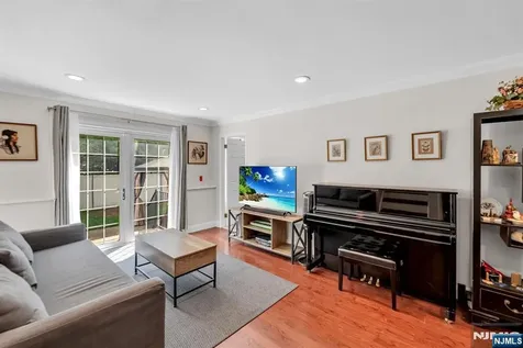 364 Knickerbocker Road Cresskill NJ 07626