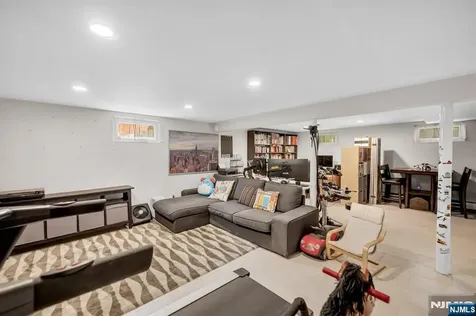 364 Knickerbocker Road Cresskill NJ 07626
