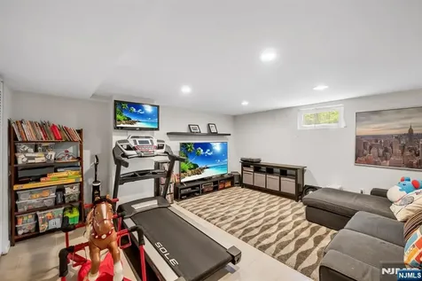 364 Knickerbocker Road Cresskill NJ 07626