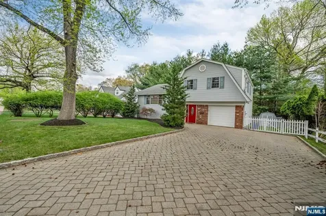 364 Knickerbocker Road Cresskill NJ 07626