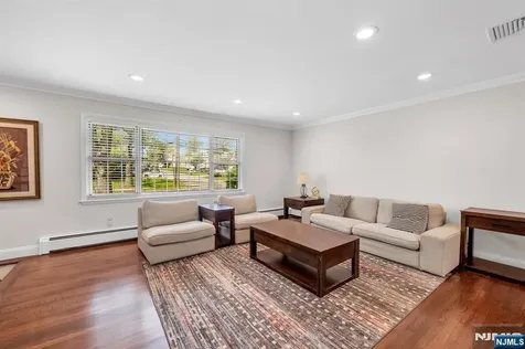 364 Knickerbocker Road Cresskill NJ 07626