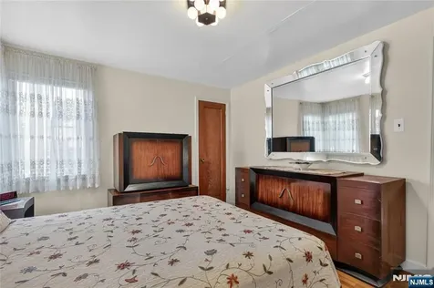 179 E Main Street Bergenfield NJ 07621
