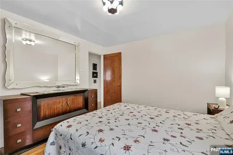179 E Main Street Bergenfield NJ 07621