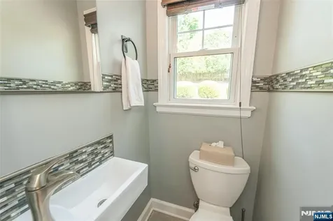 34 Coolidge West Caldwell NJ 07006
