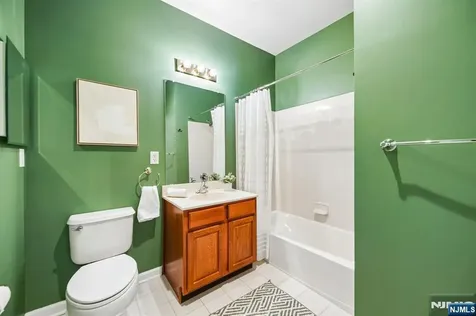 4 Quarry Drive Woodland Park NJ 07424