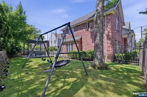 70 Mcelroy Avenue Fort Lee NJ 07024