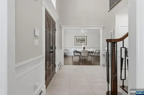 70 Mcelroy Avenue Fort Lee NJ 07024