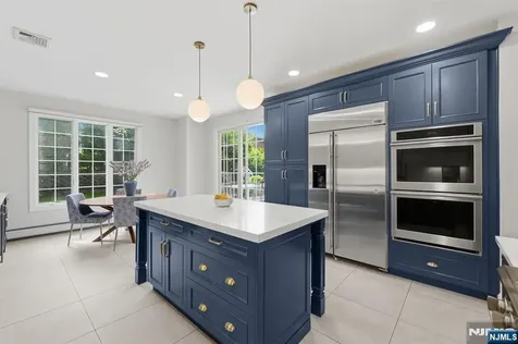 70 Mcelroy Avenue Fort Lee NJ 07024