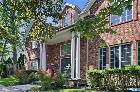 70 Mcelroy Avenue Fort Lee NJ 07024