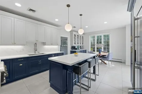 70 Mcelroy Avenue Fort Lee NJ 07024